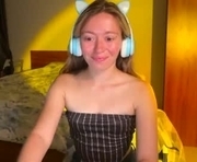 ellcrys is a 25 year old couple webcam sex model.