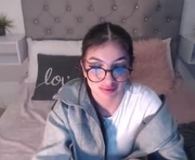antonella__rouse is a 18 year old female webcam sex model.