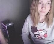 molly_royse is a 22 year old female webcam sex model.