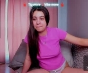 mileyluuv is a 19 year old female webcam sex model.