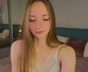 glitchkaley is a 18 year old female webcam sex model.