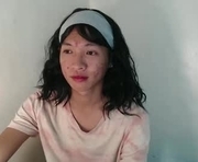 prettyvexana is a 18 year old female webcam sex model.