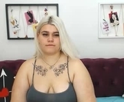 ambermonro is a 19 year old female webcam sex model.