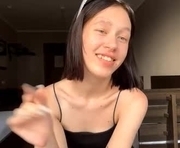 lanettelangman is a 18 year old female webcam sex model.