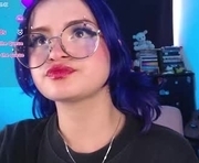 raventh_ is a 21 year old female webcam sex model.