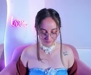 selene_swee is a 25 year old female webcam sex model.