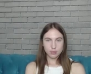 mellingi is a  year old female webcam sex model.
