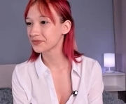likalens is a 18 year old female webcam sex model.