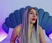 carolainsmith is a 23 year old female webcam sex model.