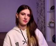 shellycorsey is a 18 year old female webcam sex model.