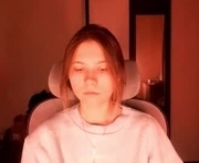 travisroule is a 18 year old female webcam sex model.