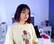 odd_girl is a 19 year old female webcam sex model.