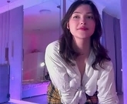 miley_smile is a 18 year old female webcam sex model.