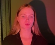 divine_hannah is a  year old female webcam sex model.