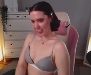 crystall_renn is a 22 year old female webcam sex model.