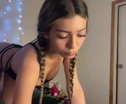 giaavalentinee is a 18 year old female webcam sex model.