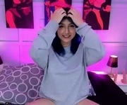 hiromichan_ is a 18 year old female webcam sex model.