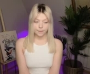 wiloneesse is a  year old female webcam sex model.