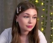 isabellakin is a 18 year old female webcam sex model.