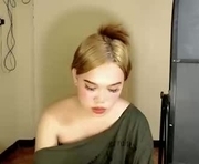 ur_anarosesexdoll is a  year old female webcam sex model.