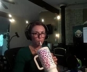 itsmesophie_x is a  year old female webcam sex model.