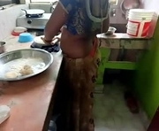 nisha800411 is a 28 year old couple webcam sex model.
