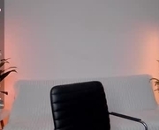 cleowang is a 18 year old female webcam sex model.