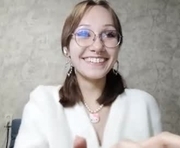 imogeneronson is a 18 year old female webcam sex model.