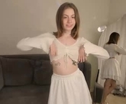pink_muse is a 18 year old female webcam sex model.