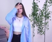 hellenlibra is a 18 year old female webcam sex model.