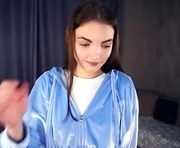 dinorahdebrecht is a 18 year old female webcam sex model.