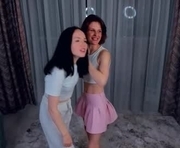 ruthakihn is a 18 year old couple webcam sex model.
