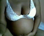 lowenyangvalentine is a  year old female webcam sex model.