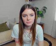 mintykisss is a 18 year old female webcam sex model.