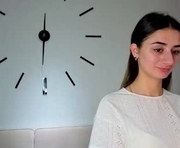 jaleesasahler is a 18 year old female webcam sex model.