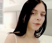 purring_cat is a 18 year old female webcam sex model.