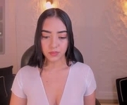 sophielanne is a 21 year old female webcam sex model.