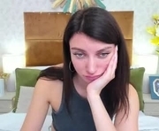 luckysandra is a 19 year old female webcam sex model.