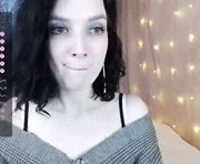 tinawincee is a 31 year old female webcam sex model.