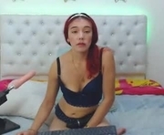zooe_hot02 is a 21 year old female webcam sex model.