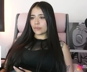 laviah is a 25 year old female webcam sex model.