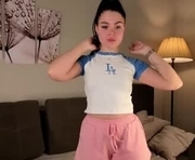 oraatwood is a 18 year old female webcam sex model.