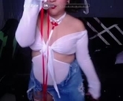 caroline06_a is a  year old female webcam sex model.