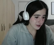 zoe_mill33r is a 21 year old female webcam sex model.