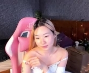 bridgetbottrel is a 18 year old female webcam sex model.