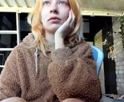 karoline121 is a  year old female webcam sex model.