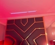 scarletthott1 is a 25 year old female webcam sex model.