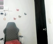 nala_j08 is a 23 year old female webcam sex model.