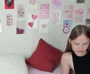 little_radiant_sun is a 21 year old female webcam sex model.