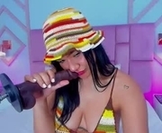 noa_moon is a 20 year old female webcam sex model.